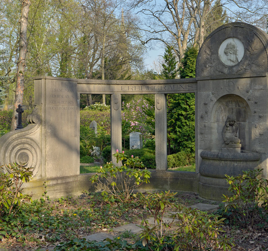 Grabanlage Adlon, St. Hedwig Friedhof Berlin